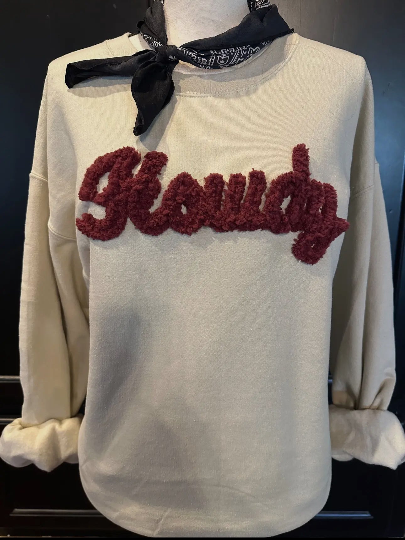 MAROON HOWDY SWEATER