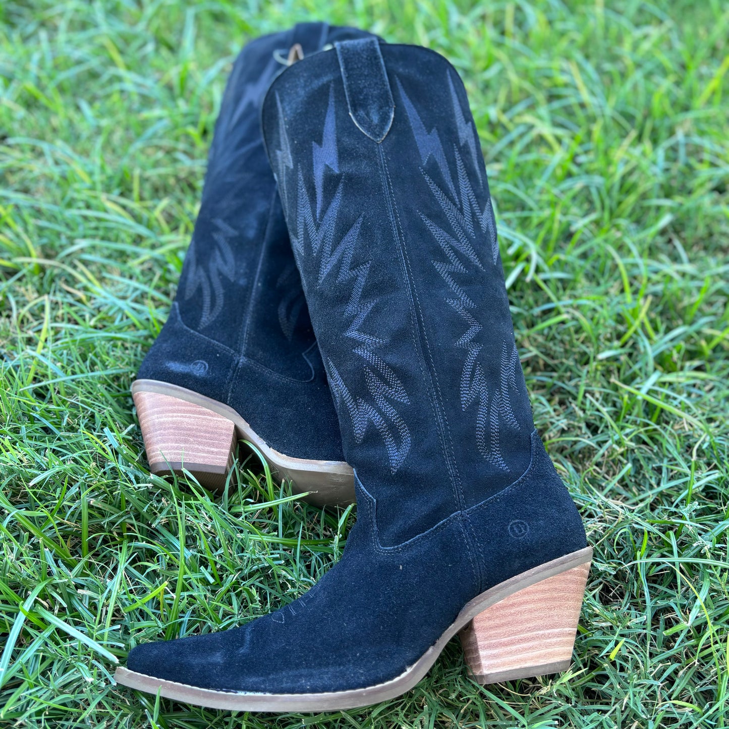 BLACK KNEE HIGH BOOTS