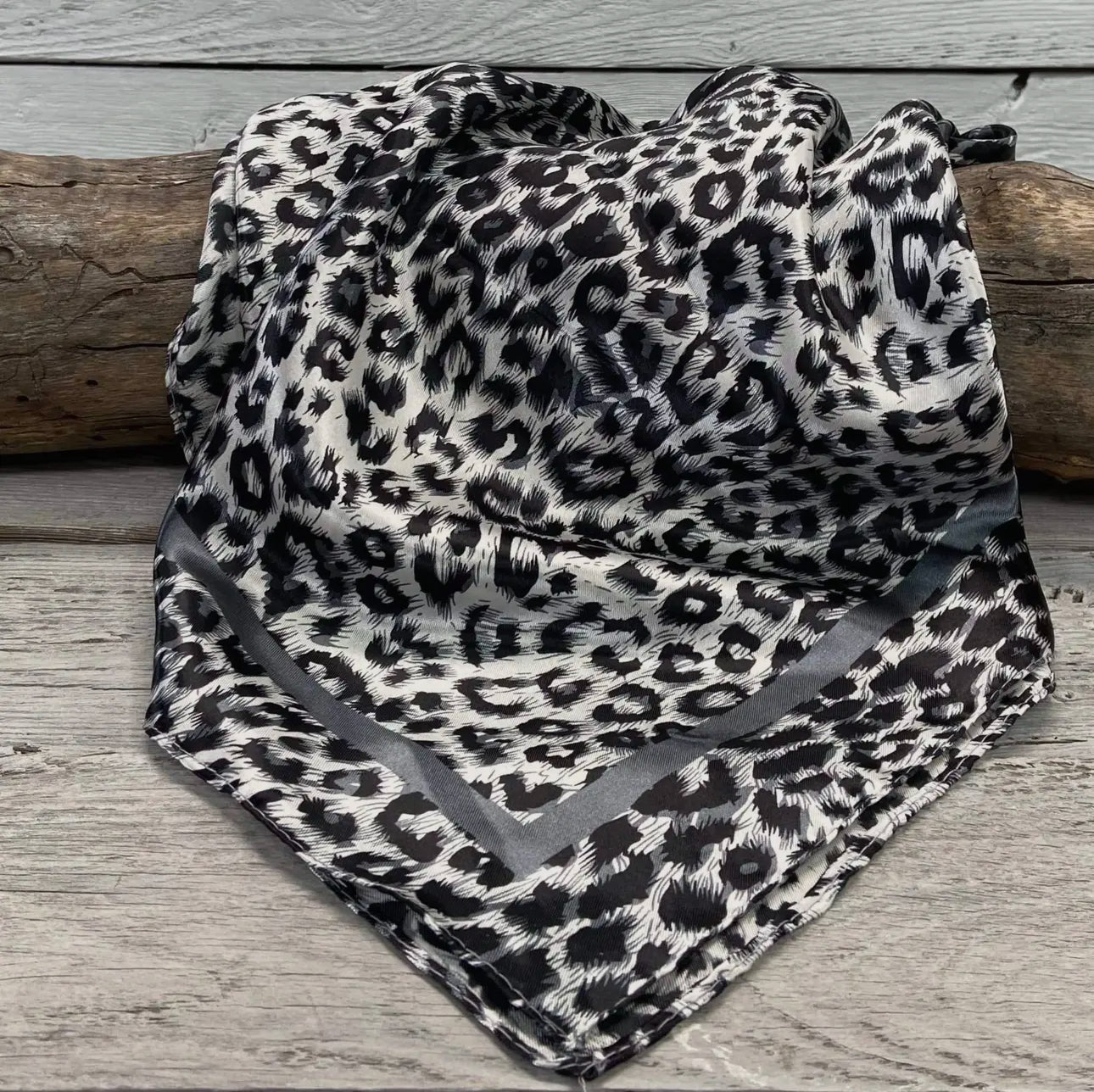 SNOW LEOPARD WILD RAG