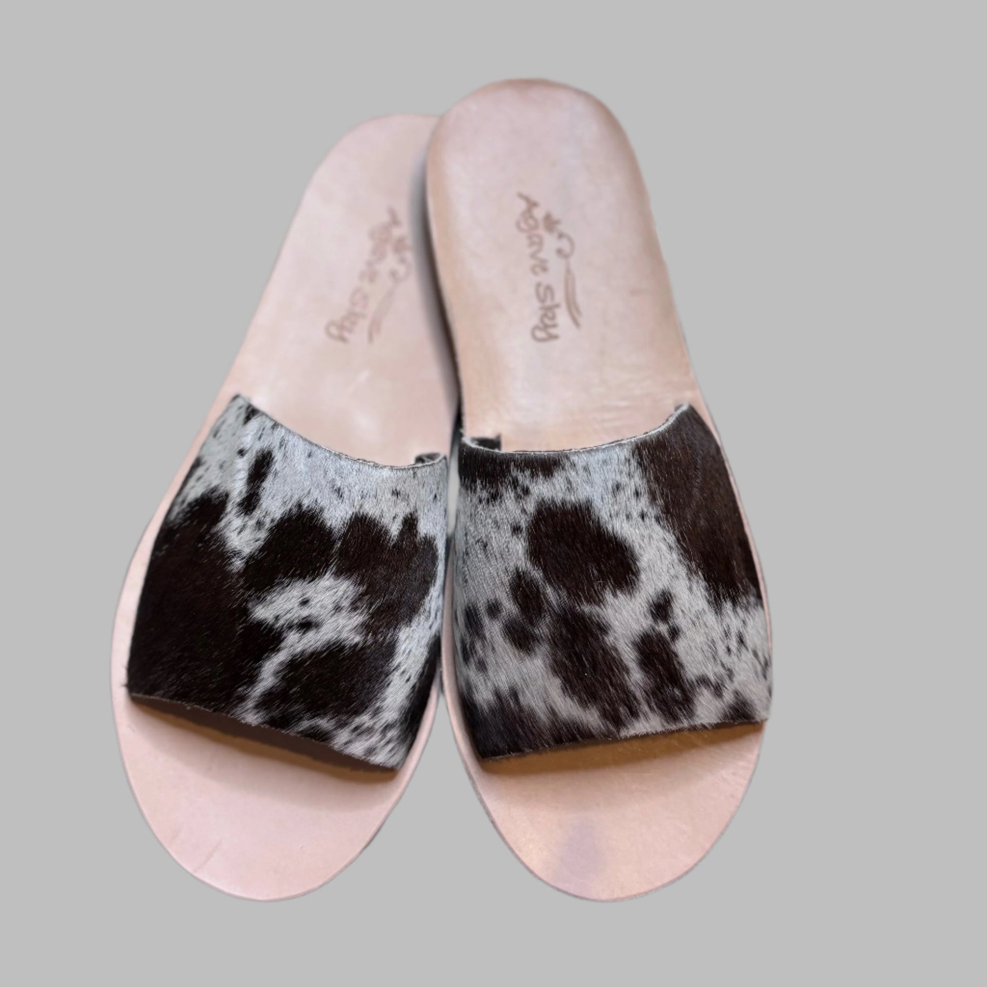 BROWN & WHITE SANDALS image 2