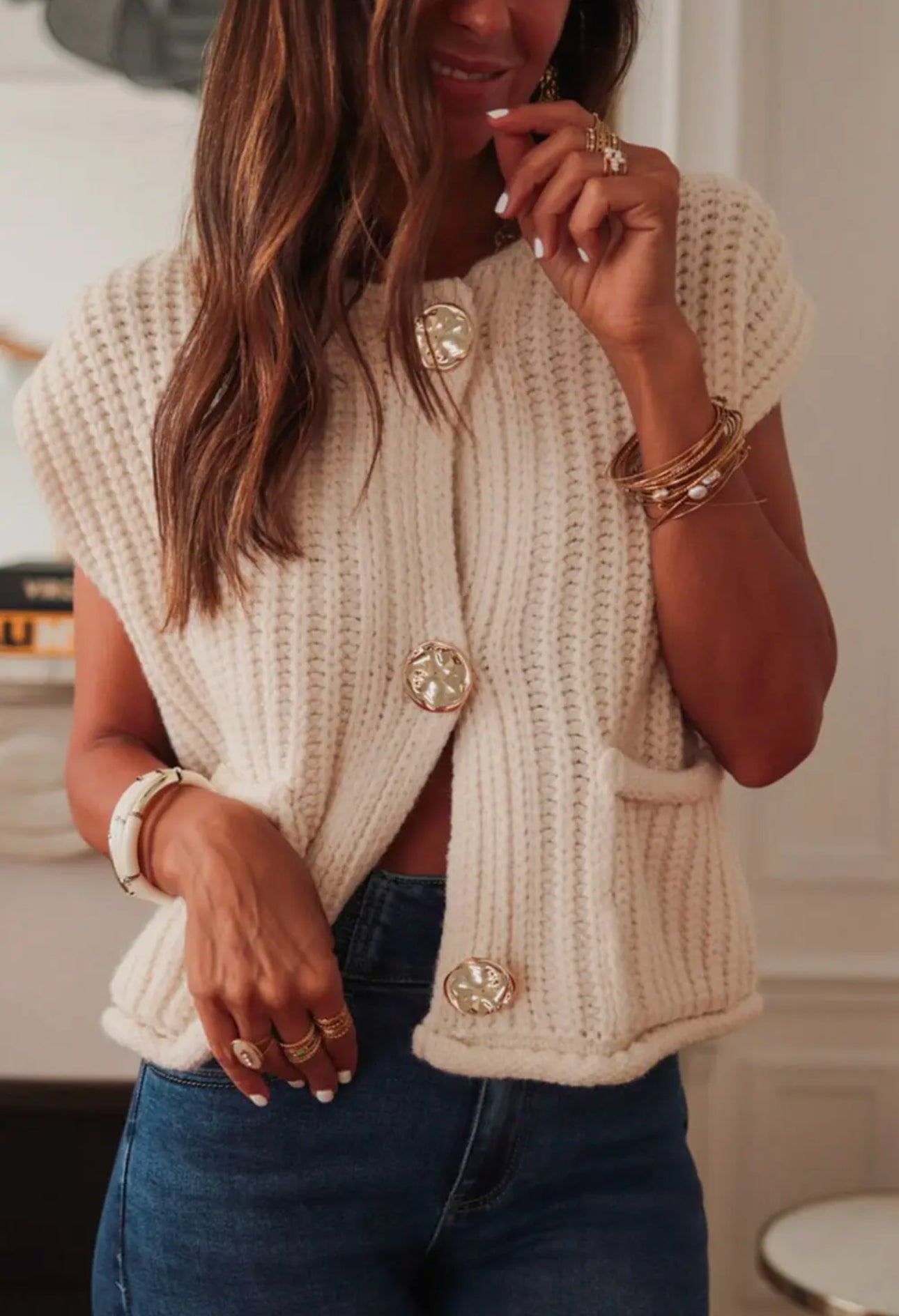 WHITE KNITTED SWEATER VEST