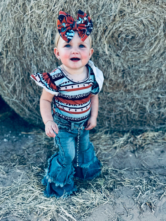 DENIM DISTRESSED FLAIR PANTS